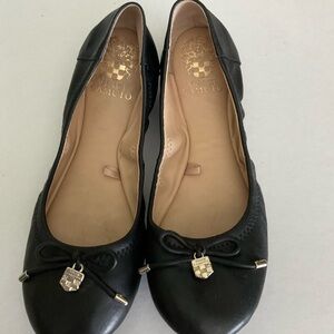 Vince Camuto ballerina flats. Great preloved condition.